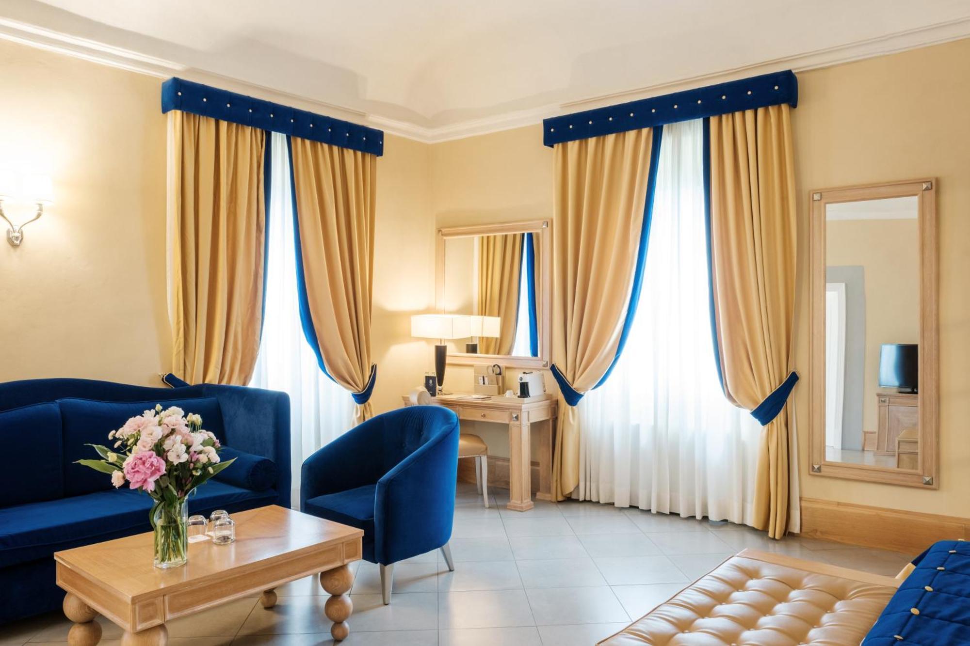 빌라 톨로메이 호텔&리조트 피렌체 외부 사진 A suite at the hotel