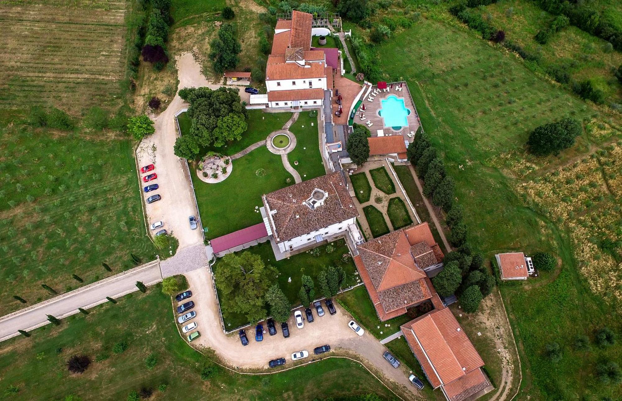 빌라 톨로메이 호텔&리조트 피렌체 외부 사진 Aerial view of the castle